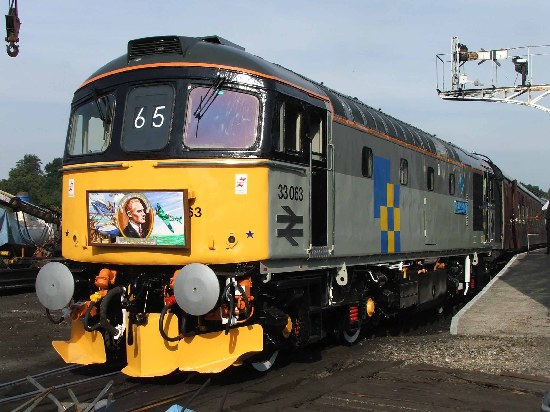 The 16:30 Tunbridge Wells West – Groombridge departs