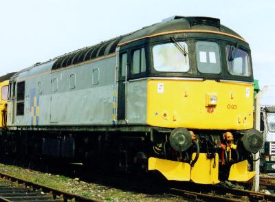 33063 in bright sunshine and Construction Sector Grey - photo D.Robinson.